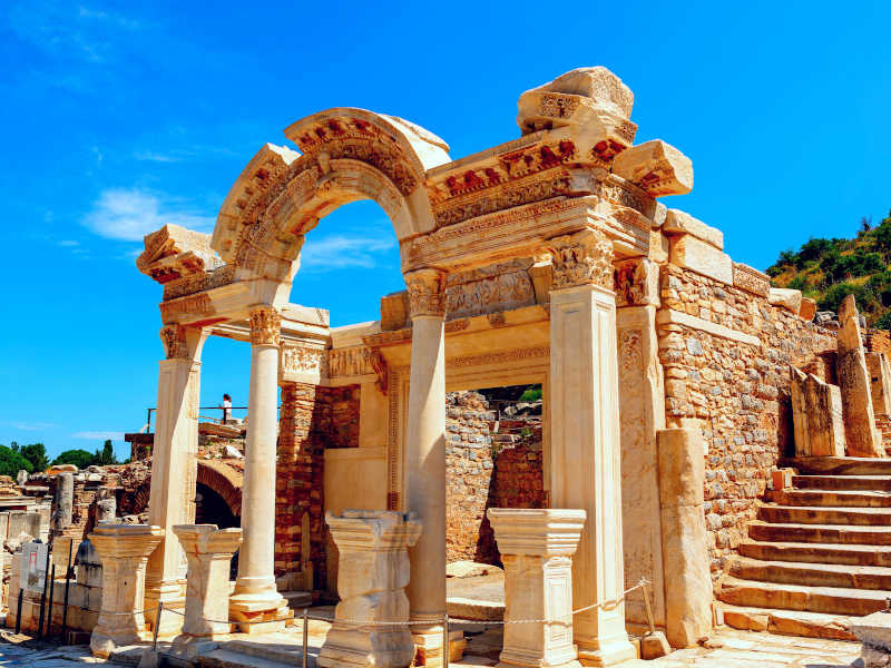 Temple_of_Hadrian